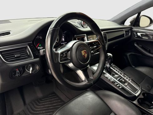 Used 2015 Porsche Macan Turbo AWD/4WD image 18