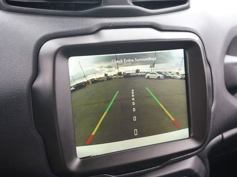 Used 2023 Jeep Renegade Latitude image 16