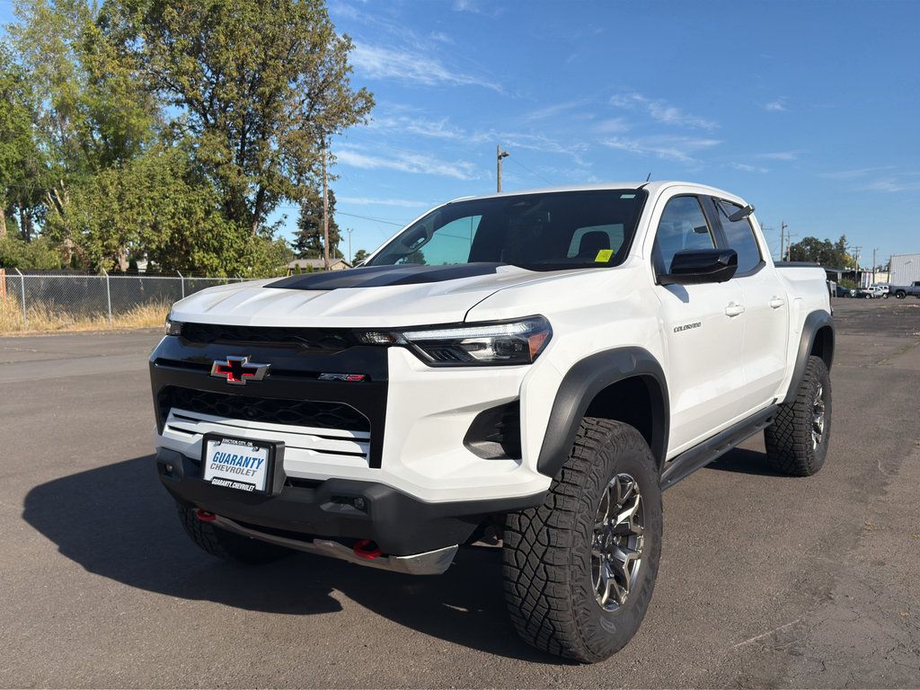Used 2024 Chevrolet Colorado ZR2 w/ ZR2 Convenience Package III AWD/4WD image 4