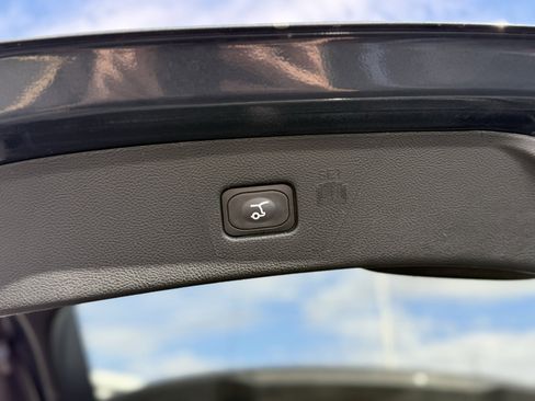 Used 2022 Ford Edge Titanium image 37