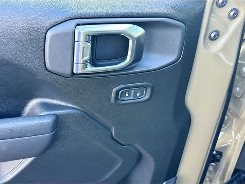 New 2026 Jeep Gladiator Sport image 17