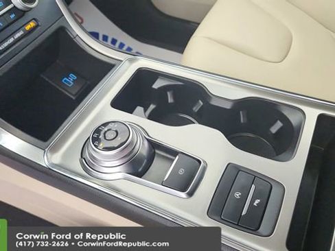 Certified 2022 Ford Edge Titanium image 17