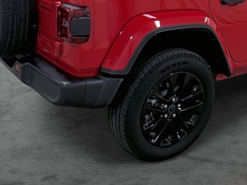 Used 2025 Jeep Wrangler Sahara w/ Safety Group AWD/4WD image 12