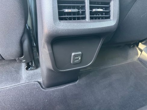 Used 2024 Chevrolet Equinox LT AWD/4WD image 7