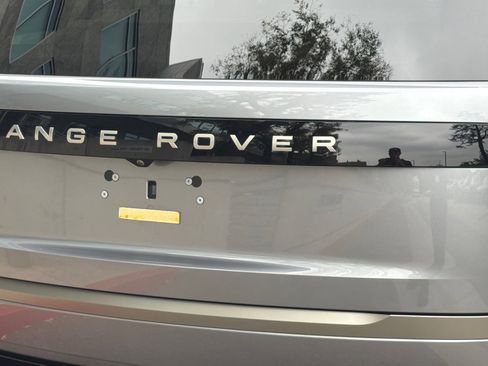 Used 2025 Land Rover Range Rover SE AWD/4WD image 26