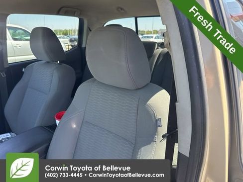 Used 2017 Toyota Tacoma SR5 w/ Tow Package AWD/4WD image 14