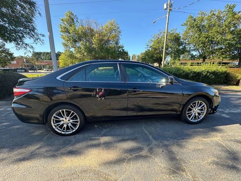 Used 2016 Toyota Camry SE FWD image 5