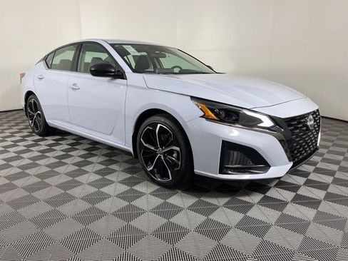 New 2025 Nissan Altima 2.5 SR w/ SR Premium Package image 2