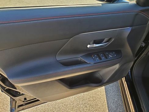 Certified 2025 Nissan Kicks SR image 14