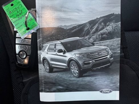 Used 2021 Ford Explorer Limited w/ Hybrid Equipment Group 310A image 34