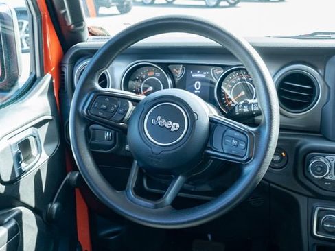 Used 2023 Jeep Wrangler Sport image 33