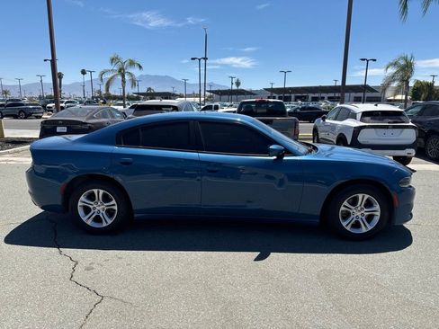 Used 2021 Dodge Charger SXT RWD image 9