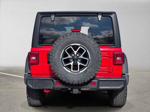Used 2025 Jeep Wrangler Unlimited Rubicon AWD/4WD image 4