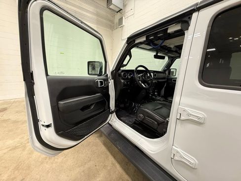 Used 2023 Jeep Wrangler Sahara w/ Cold Weather Group AWD/4WD image 38