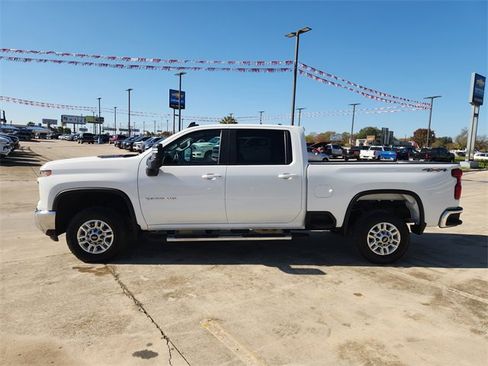 Used 2024 Chevrolet Silverado 2500 LT image 4