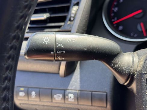 Used 2019 Toyota Camry XSE FWD image 21
