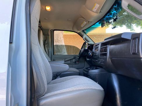 Used 2022 Chevrolet Express 2500 w/ Enhanced Convenience Package RWD image 34