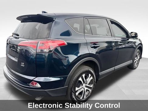 Used 2018 Toyota RAV4 LE w/ Carpet Mat Package AWD/4WD image 6