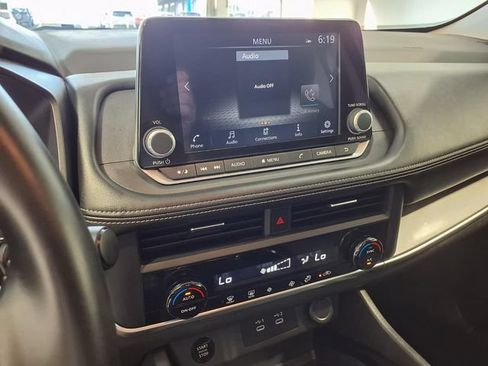 Used 2025 Nissan Rogue SV FWD image 10