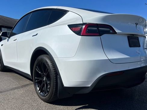Used 2020 Tesla Model Y Long Range image 5
