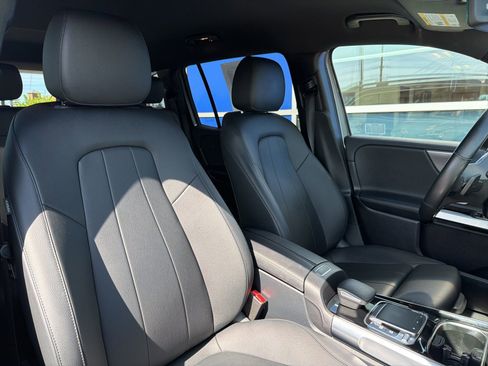 Used 2021 Mercedes-Benz GLB 250 4MATIC image 26