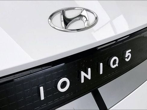 Certified 2023 Hyundai Ioniq 5 SE RWD image 9