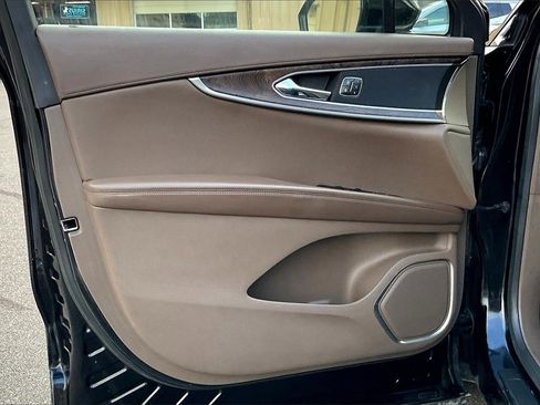 Used 2016 Lincoln MKX Reserve w/ Climate Package image 23