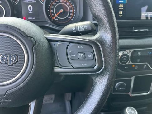 Used 2024 Jeep Gladiator Sport AWD/4WD image 16