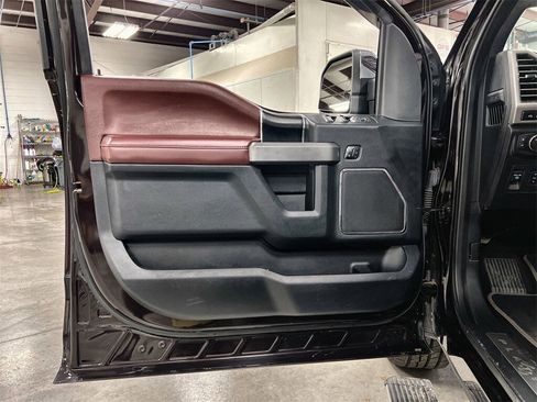 Used 2019 Ford F150 Platinum image 16