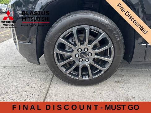Used 2023 GMC Acadia Denali w/ Black Diamond Edition AWD/4WD image 18