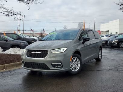 Certified 2025 Chrysler Pacifica Select