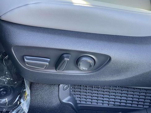 New 2026 Toyota Sienna XLE image 25