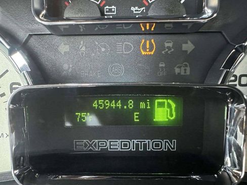 Used 2014 Ford Expedition XLT RWD image 33