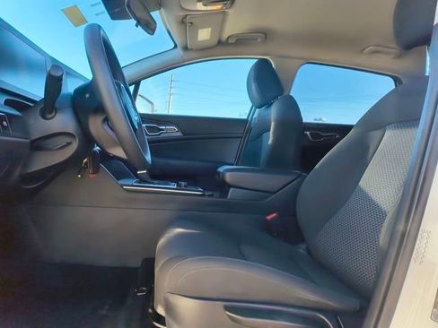 Certified 2023 Kia Sportage LX image 7