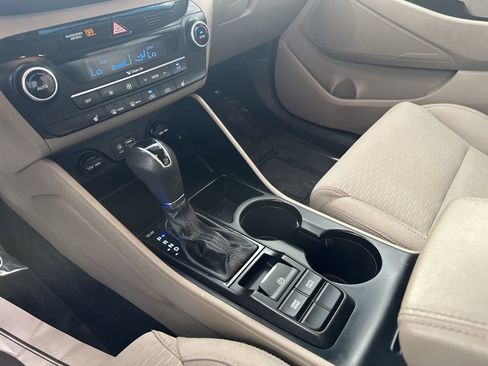 Used 2019 Hyundai Tucson SEL image 25