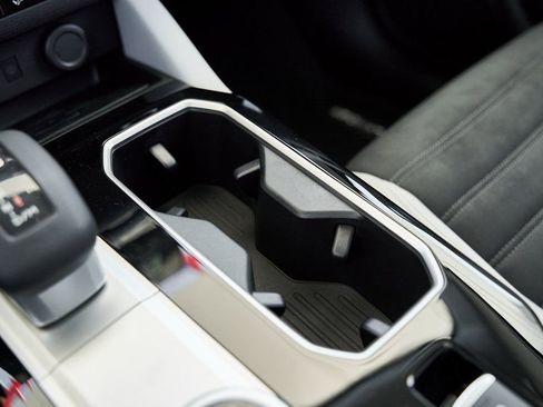 Used 2025 Mitsubishi Outlander SE image 47