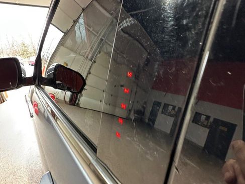 Used 2021 Lincoln Navigator L Black Label w/ Cargo Convenience Package image 25