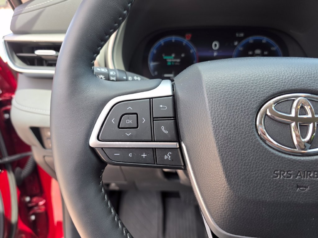 Used 2026 Toyota Highlander Platinum AWD/4WD image 31
