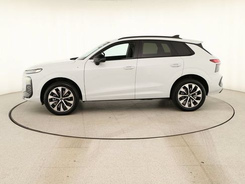 New 2026 Audi Q3 quattro 2.0T AWD/4WD image 2