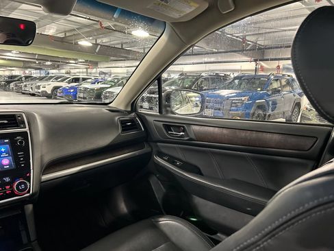 Used 2019 Subaru Outback 3.6R Limited AWD/4WD image 28