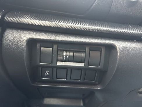 Used 2018 Subaru Crosstrek 2.0i Premium image 26