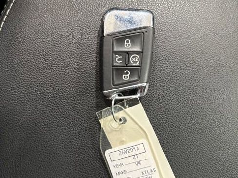 Certified 2021 Volkswagen Atlas SE w/ Panoramic Sunroof Package image 36