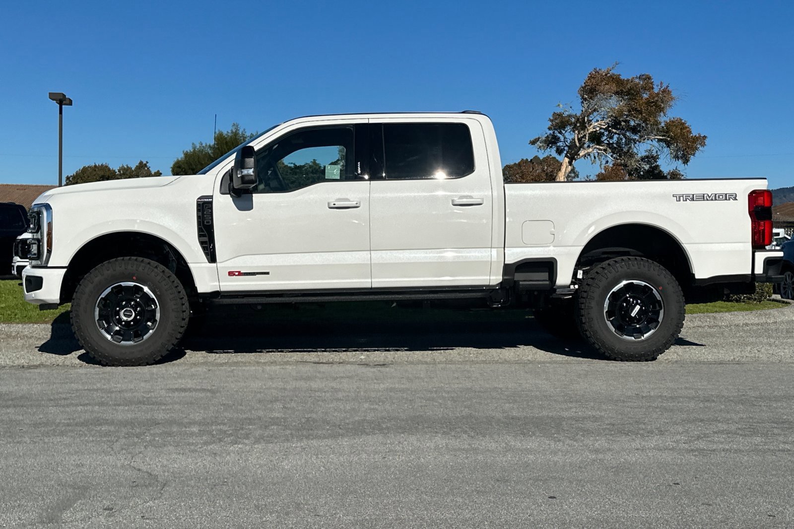 New 2026 Ford F250 Platinum w/ Tremor Off-Road Package AWD/4WD image 2