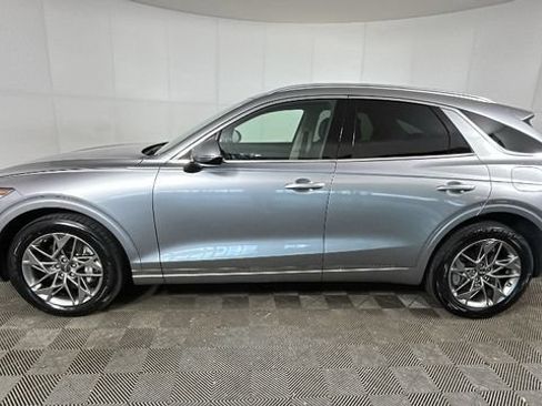 Used 2025 Genesis GV70 2.5T AWD/4WD image 6