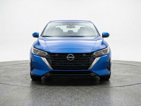 Used 2025 Nissan Sentra SV FWD image 2