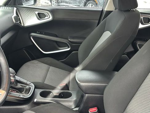 Used 2020 Kia Soul LX image 24