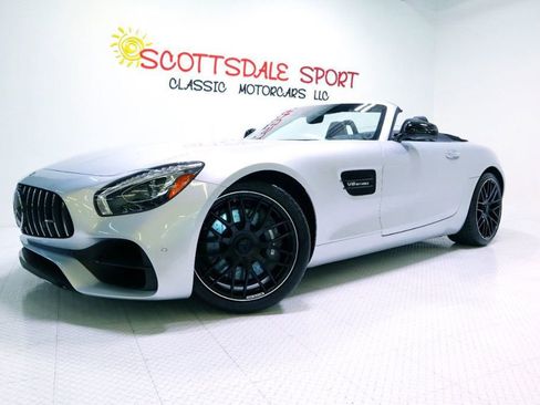 Used 2019 Mercedes-Benz AMG GT image 4