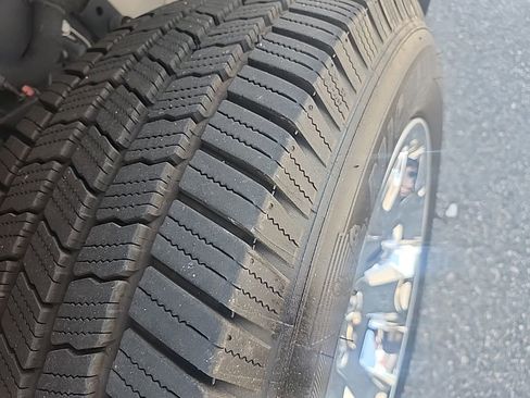 Used 2019 RAM 1500 Big Horn RWD image 3