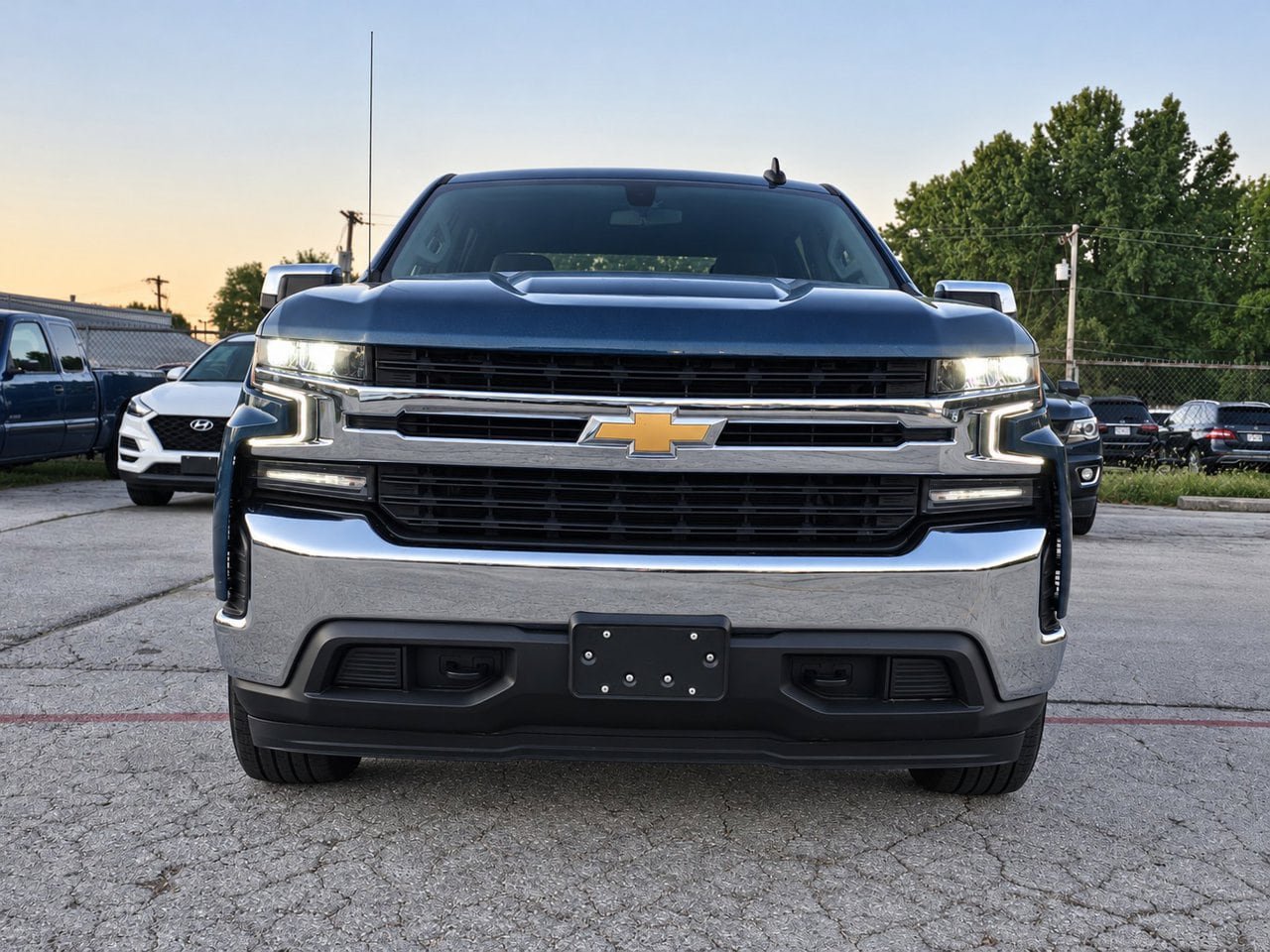 Used 2021 Chevrolet Silverado 1500 LT w/ Bed Protection Package AWD/4WD image 2