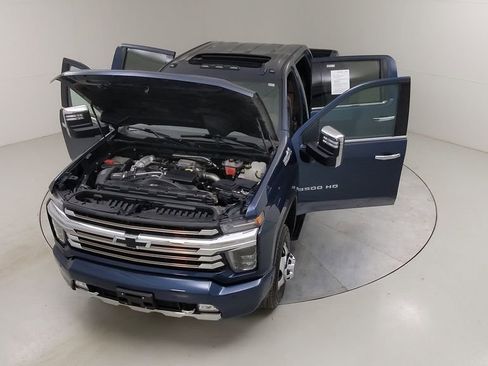 Used 2021 Chevrolet Silverado 3500 High Country image 48